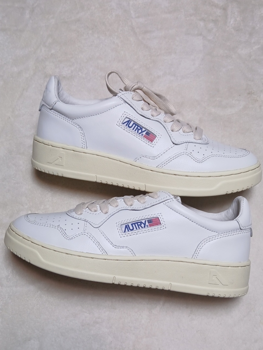 AUTRY‎ SNEAKERS WOMAN MEDALIST LOW SNEAKER LEATHER, WHITE size 9 / EU 39